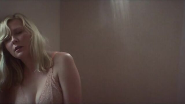 Кирстен Данст (Kirsten Dunst hot scenes in "Woodshock" 2017)