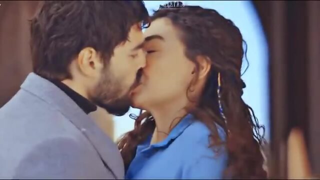 Reyyan Miran __ Почему такая красивая Луна